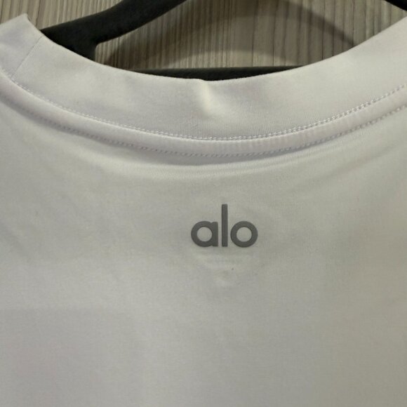 Alo Conquer Reform Crewneck Long Sleeve (White Size Small) - Picture 3 of 9